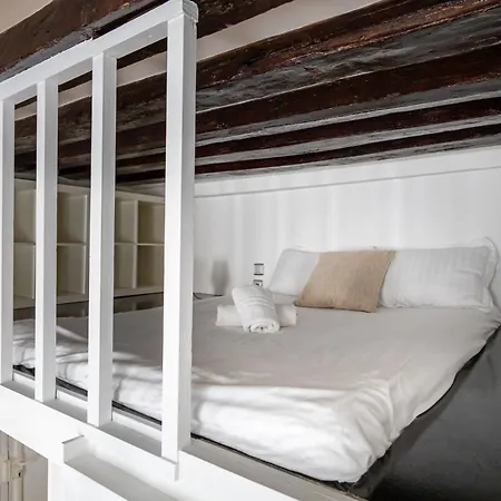 Appartamento Charming Flat, Center Of Parigi